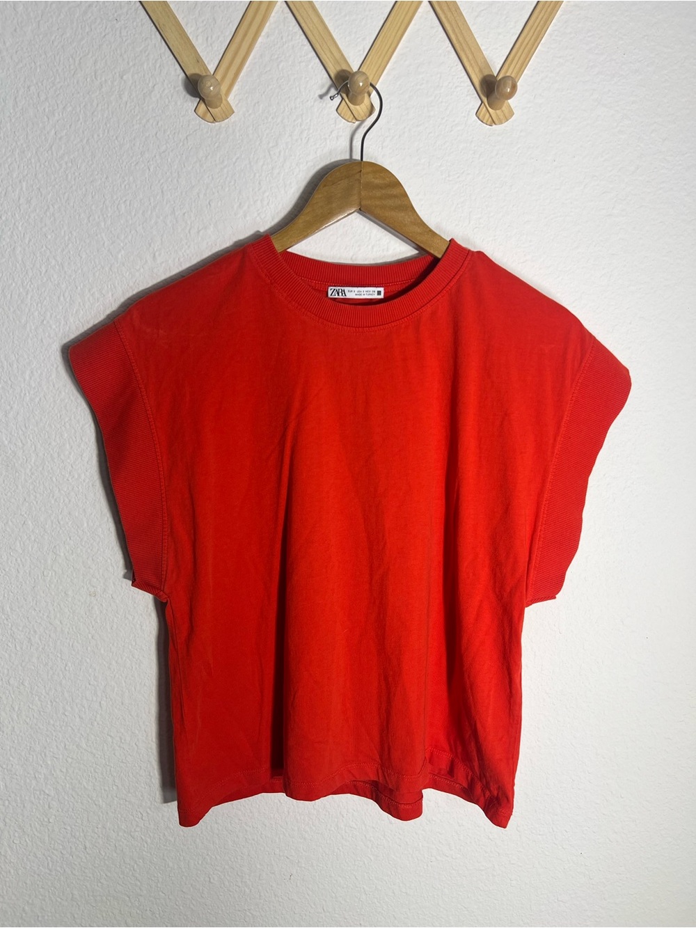 ZARA • bright red crewneck muscle tee with cap sleeves